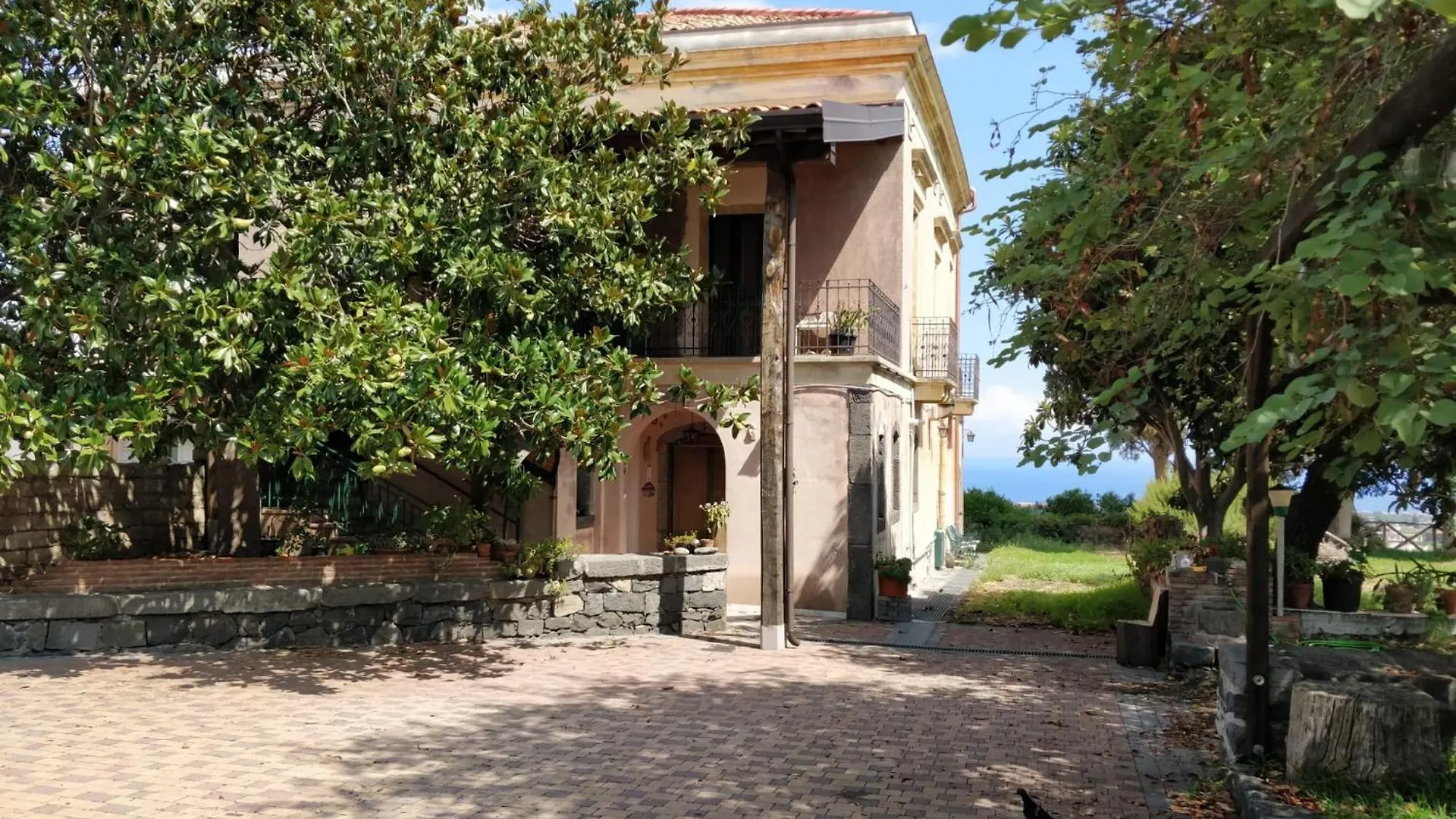 Codavolpe Giardino Di Tea Giarre 0*,